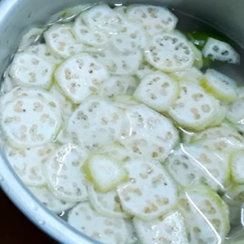 Bước 2 Sơ chế các nguyên liệu khác Gỏi bò cóc non