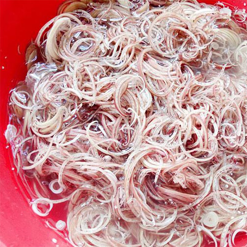 Bước 2 Sơ chế các nguyên liệu khác Nộm sứa tai lợn