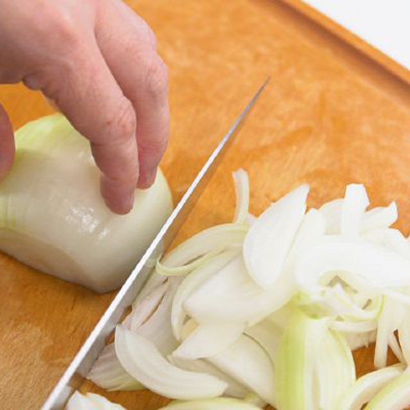 Bước 2 Sơ chế các nguyên liệu khác Củ kiệu xào thịt bò
