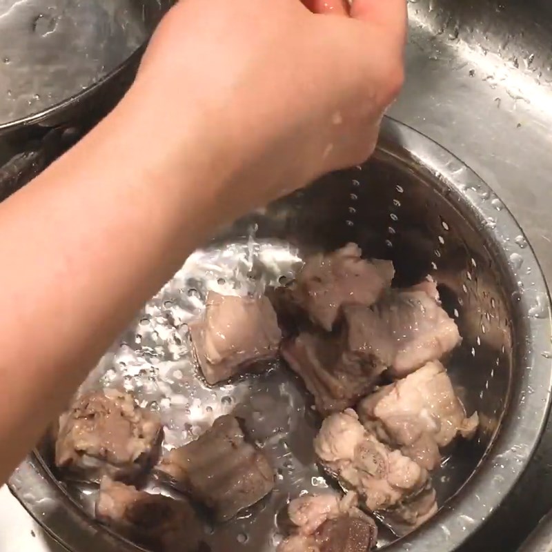 Bước 2 Sơ chế các nguyên liệu khác Bún măng mọc