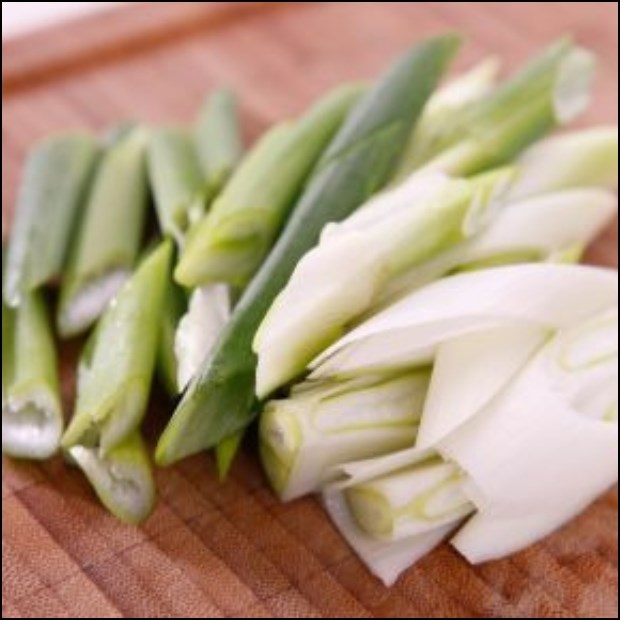 Bước 2 Sơ chế các nguyên liệu khác Phở trộn hải sản