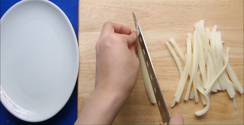 Bước 2 Sơ chế các nguyên liệu khác Bạch tuộc phô mai