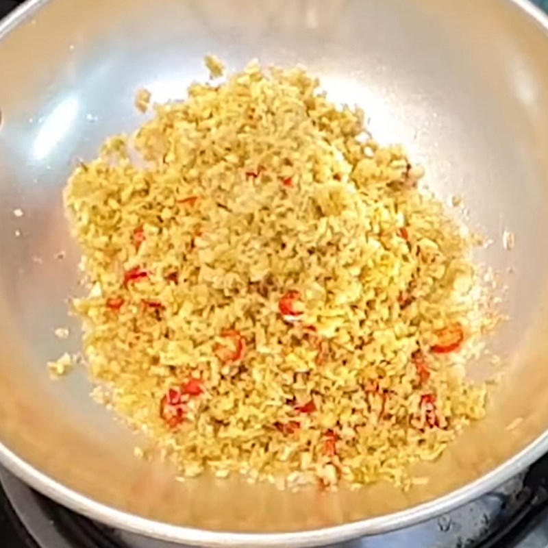 Bước 2 Sơ chế các nguyên liệu khác Nấm rơm xào sả ớt