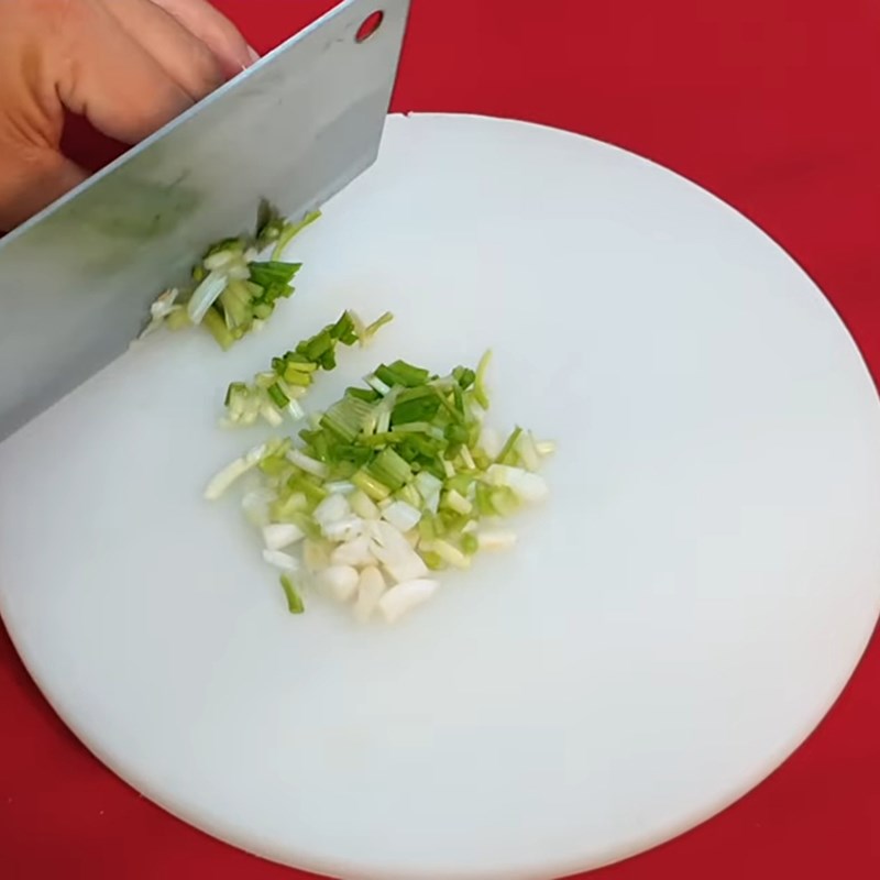 Bước 2 Sơ chế các nguyên liệu khác Nấm rơm xào thịt bò chay