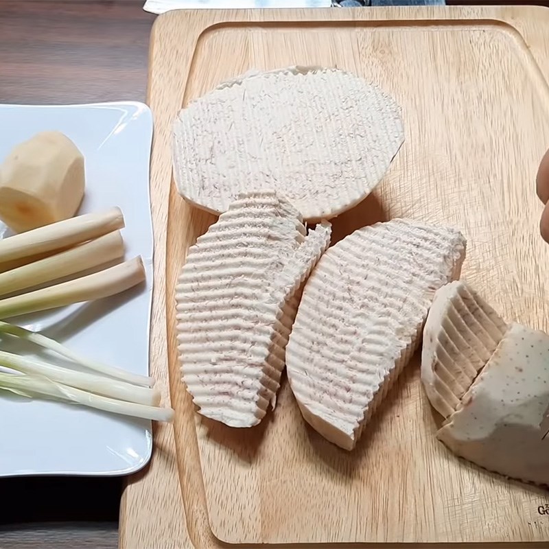 Bước 1 Sơ chế các nguyên liệu khác Sườn bò hầm sả