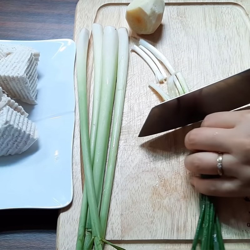 Bước 1 Sơ chế các nguyên liệu khác Sườn bò hầm sả