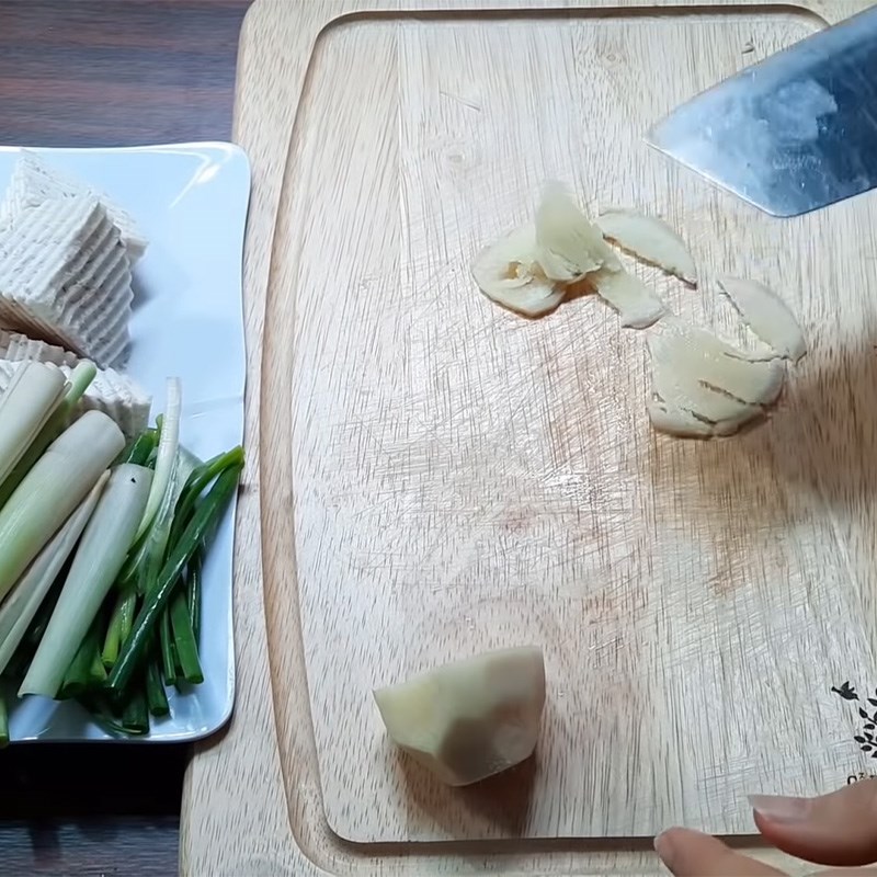 Bước 1 Sơ chế các nguyên liệu khác Sườn bò hầm sả