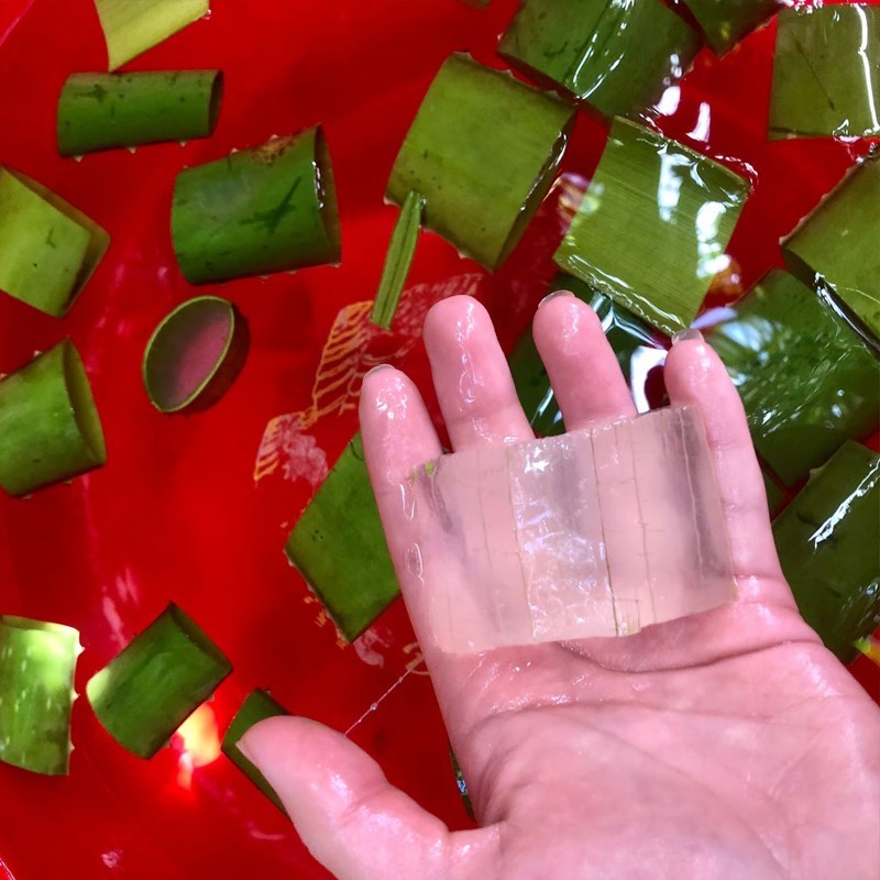 Bước 1 Sơ chế nha đam Trà tắc nha đam