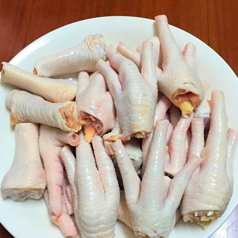 Bước 1 Sơ chế chân gà Chân gà sốt Thái xoài non