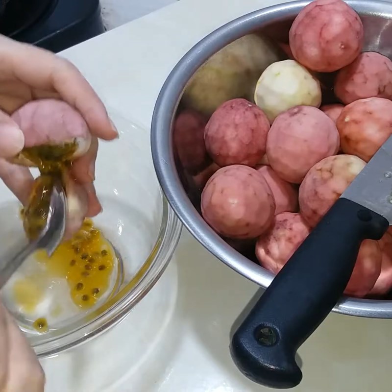 Bước 1 Sơ chế chanh dây Mứt vỏ chanh dây