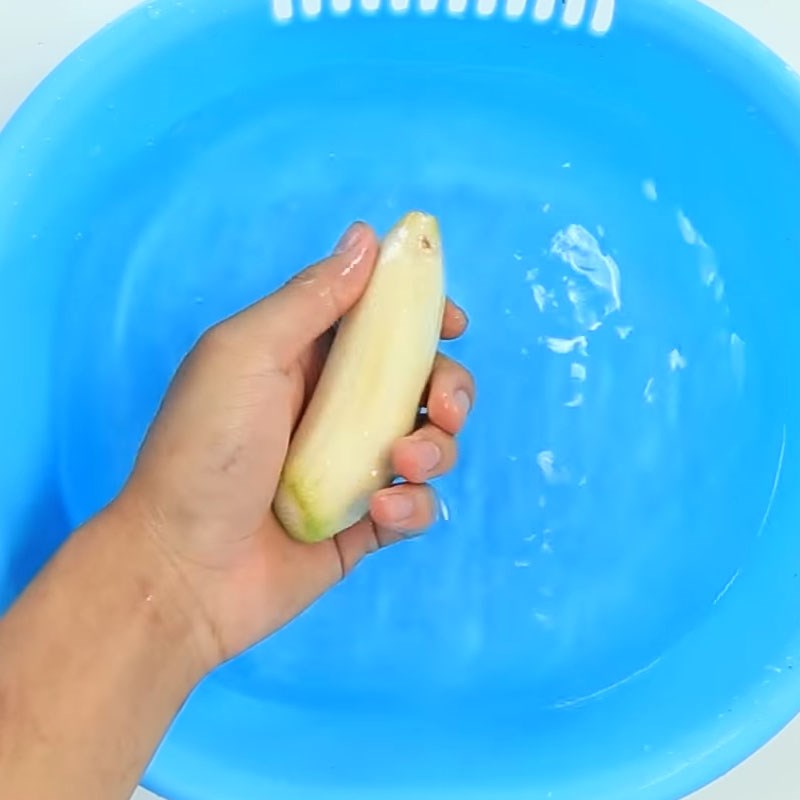 Bước 1 Sơ chế chuối Snack chuối phô mai