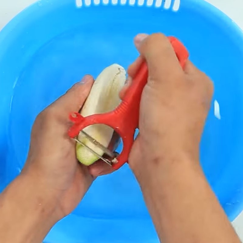 Bước 1 Sơ chế chuối Snack chuối phô mai