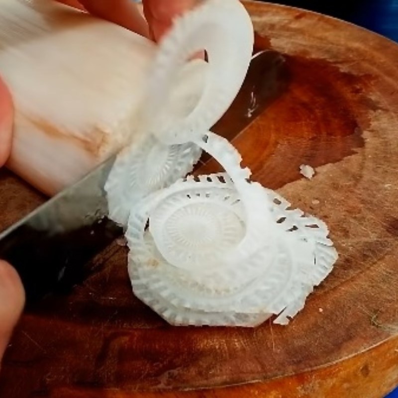 Bước 1 Sơ chế chuối cây Gỏi chuối cây