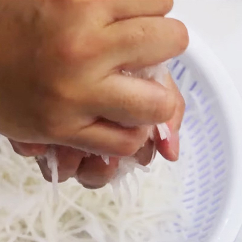 Bước 2 Sơ chế củ cải Bánh củ cải hấp