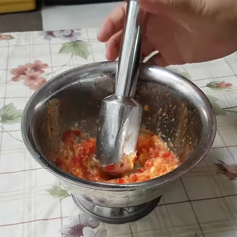 Bước 1 Sơ chế củ cải muối và các nguyên liệu khác Thịt kho củ cải muối