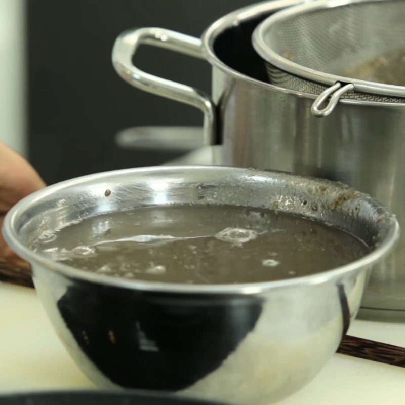 Bước 1 Sơ chế cua Canh cua tôm chua