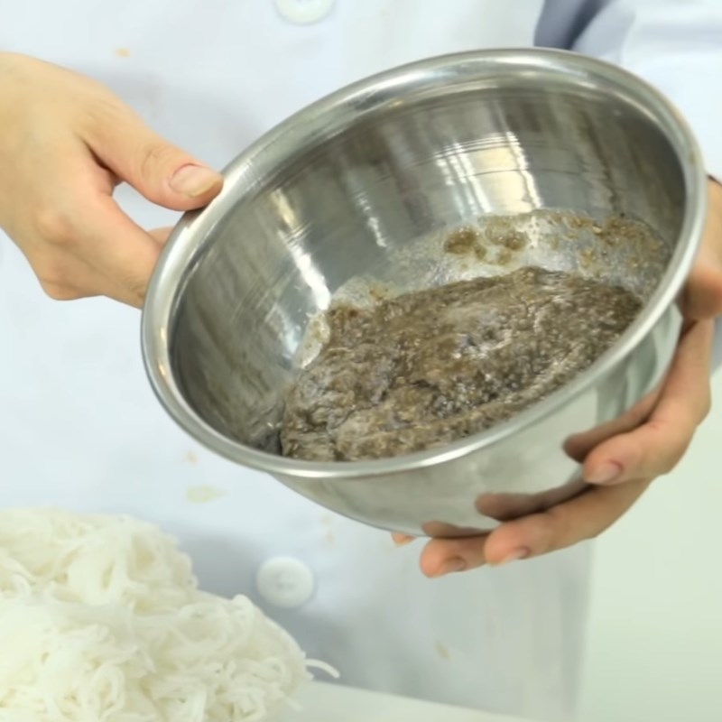 Bước 1 Sơ chế cua Canh cua tôm chua