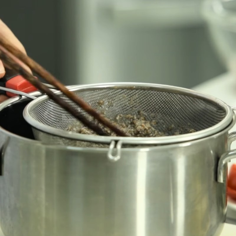 Bước 1 Sơ chế cua Canh cua tôm chua