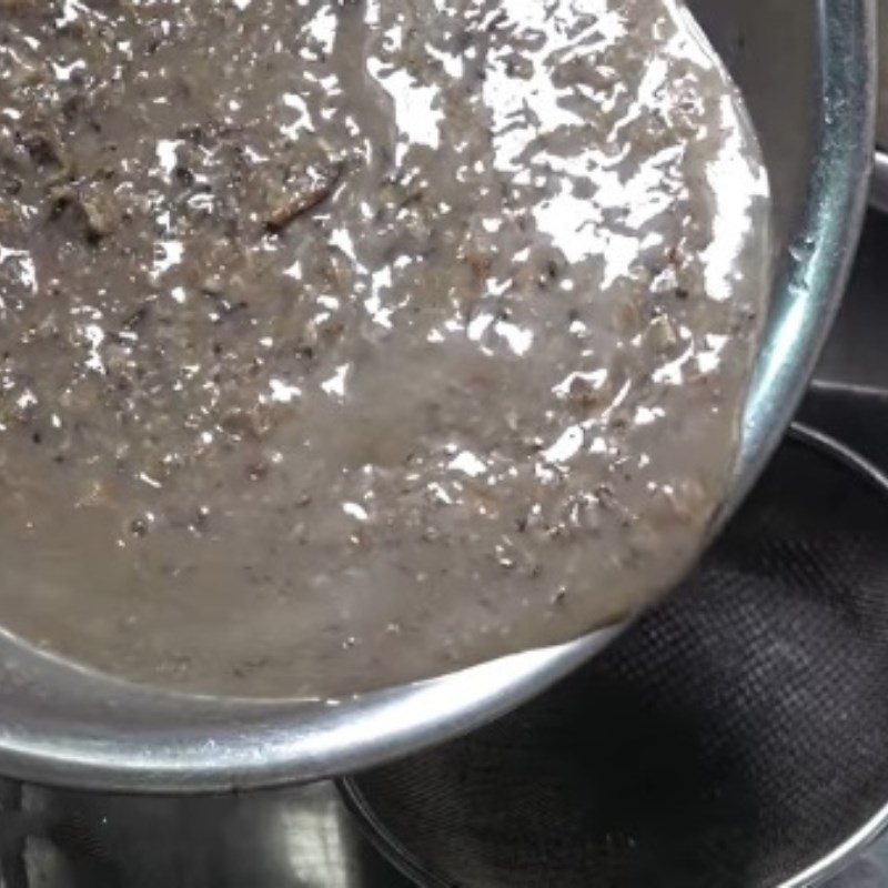 Bước 1 Sơ chế cua đồng Canh cua nấu lá me