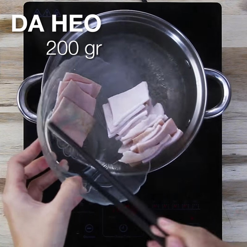 Bước 2 Sơ chế da heo Thịt đông chân giò