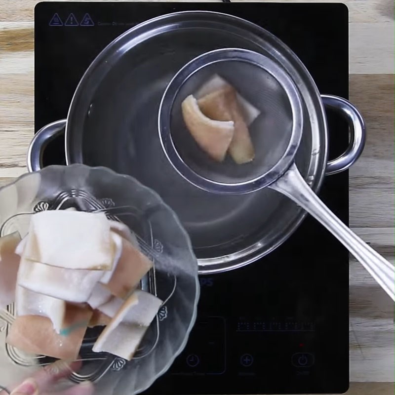 Bước 2 Sơ chế da heo Thịt đông chân giò