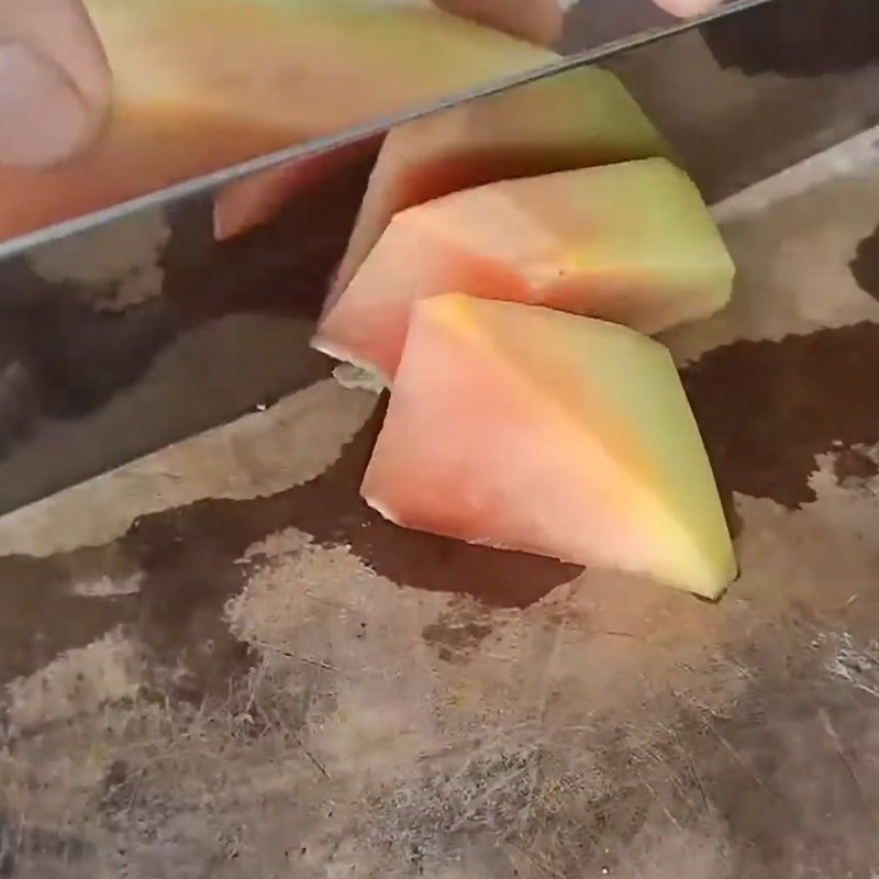 Bước 2 Sơ chế đu đủ Canh vịt hầm đu đủ