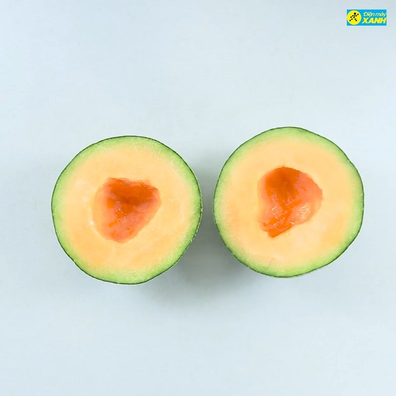 Bước 2 Sơ chế dưa lưới và hoàn thành Bingsu dưa lưới