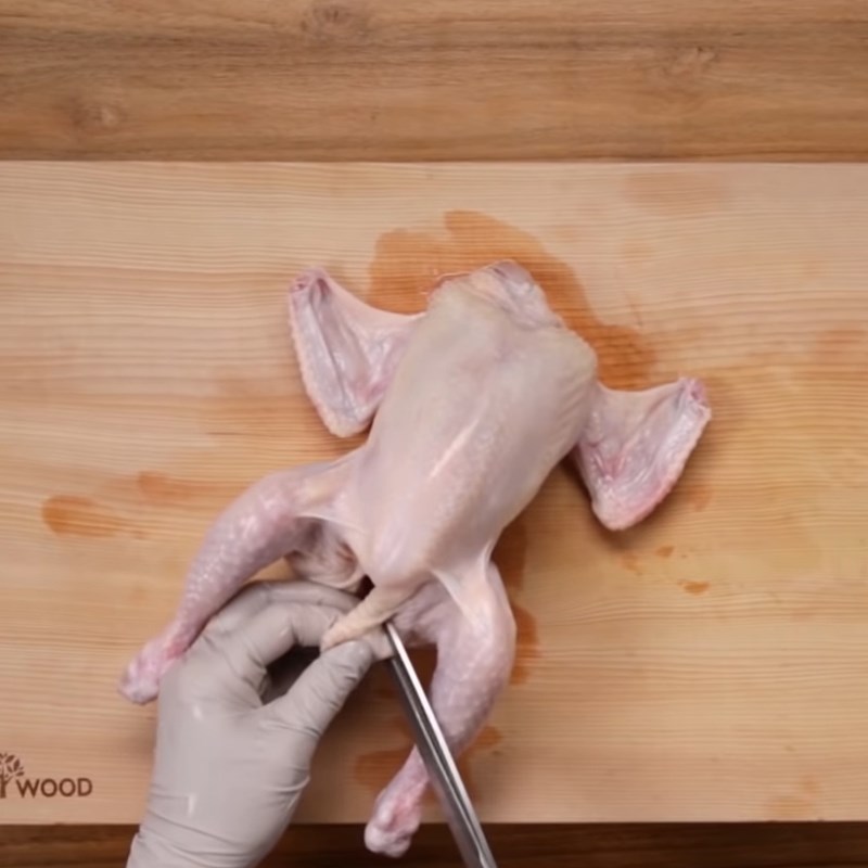 Bước 1 Sơ chế gà Gà hầm baeksuk