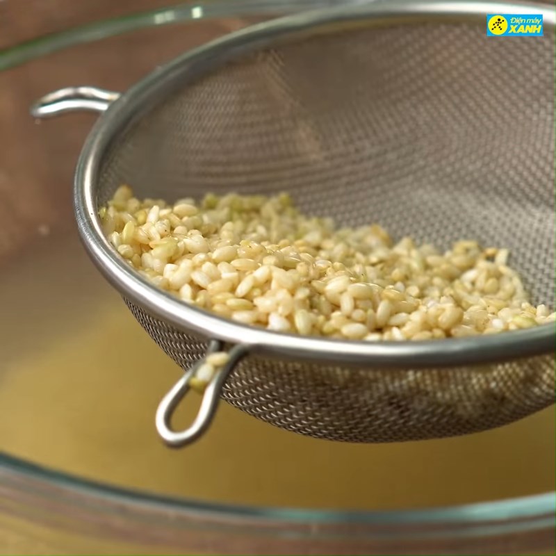 Bước 1 Sơ chế gạo nếp Cơm rượu nếp miền Bắc