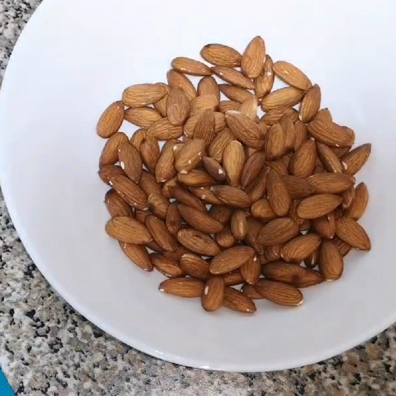 Bước 1 Sơ chế hạnh nhân Hạnh nhân rang muối