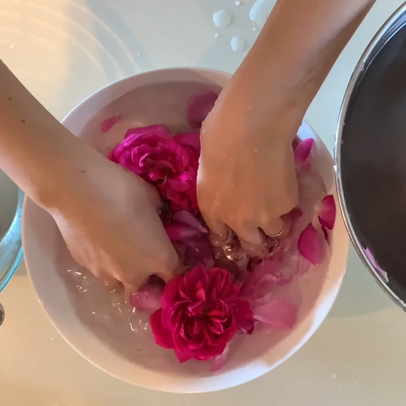 Bước 1 Sơ chế hoa hồng Trà hoa hồng tươi
