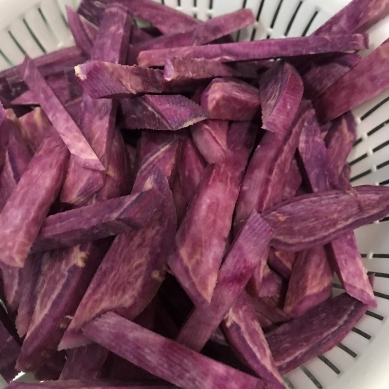 Bước 1 Sơ chế khoai lang tím Khoai lang tím chiên giòn