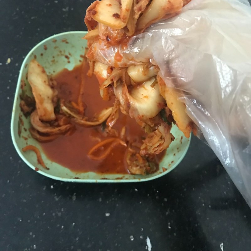 Bước 1 Sơ chế kim chi Cơm rang kim chi thịt bò
