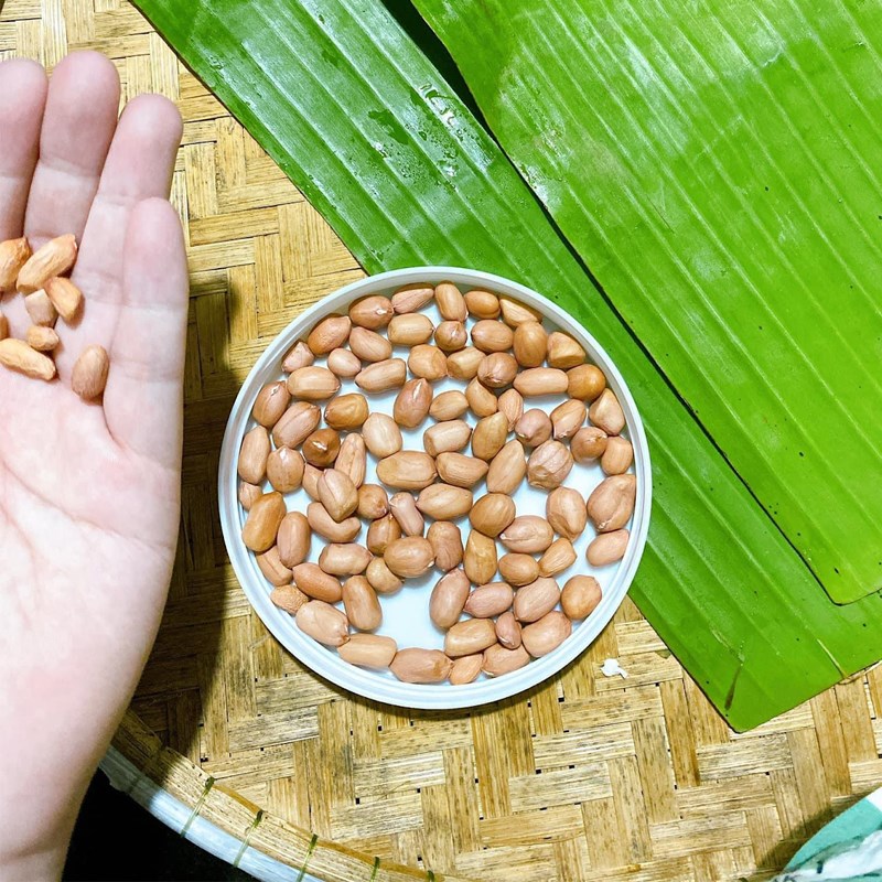 Bước 1 Sơ chế lạc Kẹo lạc (kẹo đậu phộng)