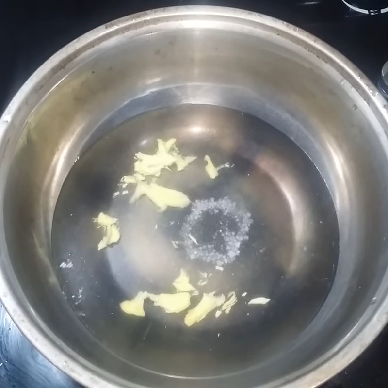Bước 1 Sơ chế lòng gà Lòng gà xào rau cải
