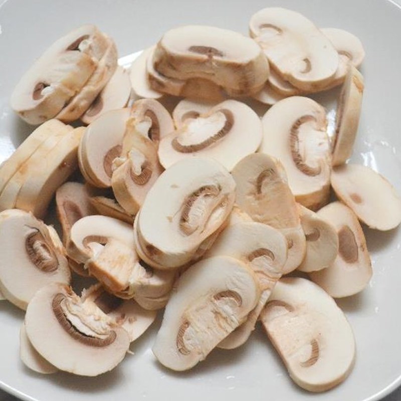 Bước 1 Sơ chế nguyên liệu Ớt chuông nướng trứng