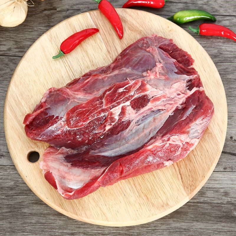 Bước 1 Sơ chế nguyên liệu Bắp bò rim xì dầu
