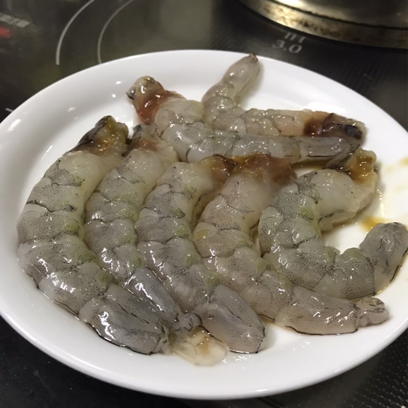 Bước 1 Sơ chế nguyên liệu Su su xào tôm