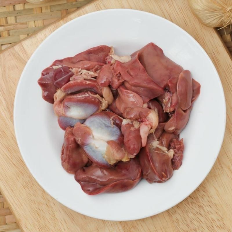 Bước 1 Sơ chế nguyên liệu Lòng gà xào mướp