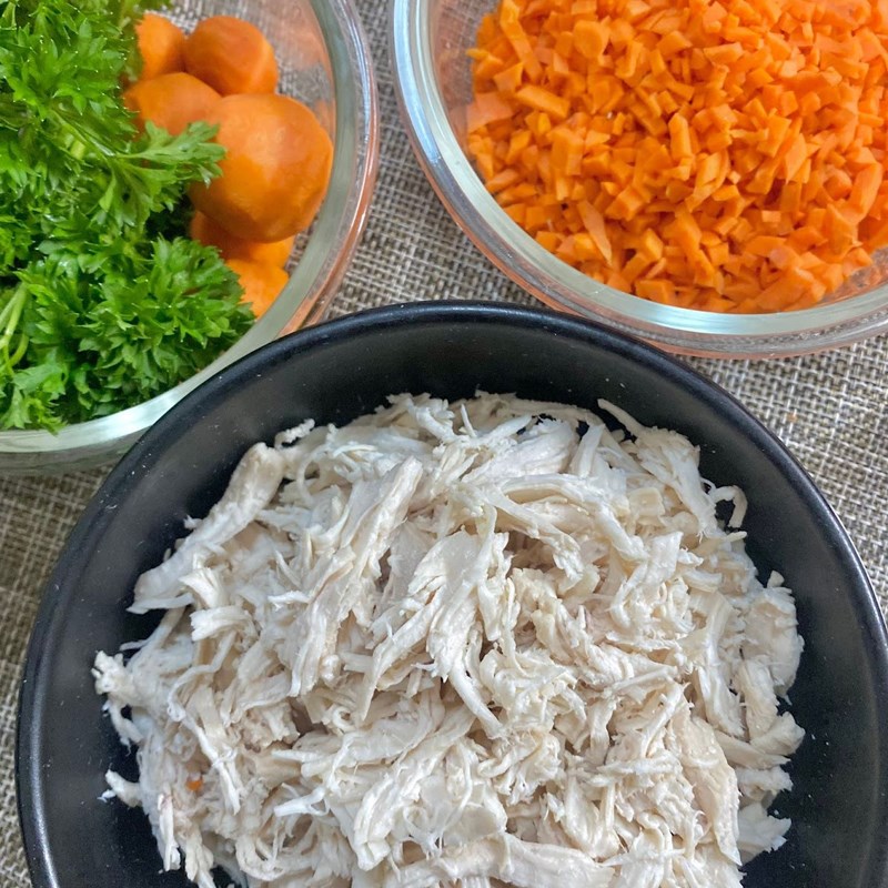 Bước 2 Sơ chế nguyên liệu Bánh mì nhân thịt gà (công thức được chia sẻ từ người dùng)