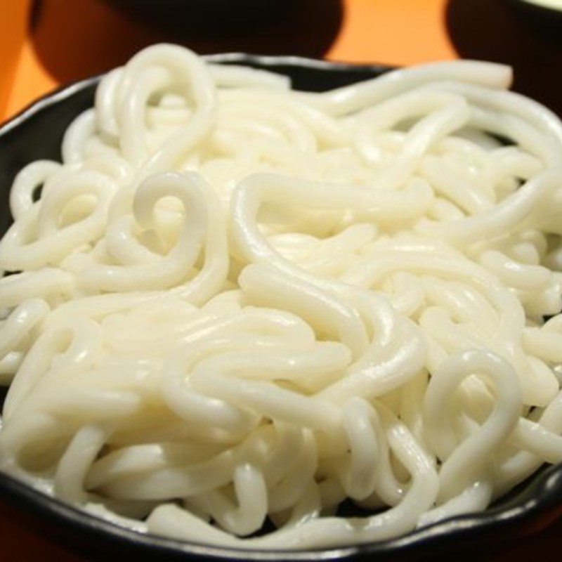 Bước 1 Sơ chế nguyên liệu Mì udon sốt cay (Công thức được chia sẻ từ Tiktik Cách Nấu Ngon cùng Cách Nấu Ngon)
