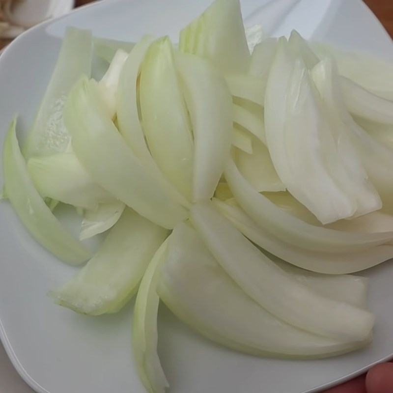 Bước 1 Sơ chế nguyên liệu Bánh xèo bằng bánh tráng