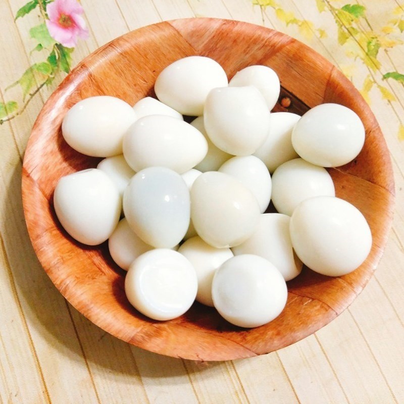 Bước 1 Sơ chế nguyên liệu Cá viên trứng cút chiên nước mắm