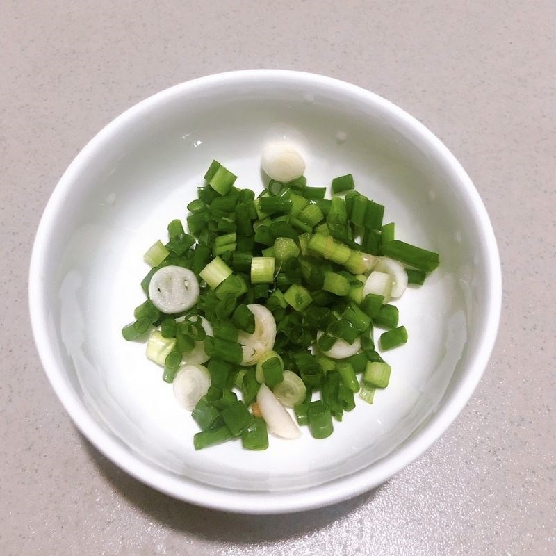 Bước 1 Sơ chế nguyên liệu Canh giá đỗ cà chua