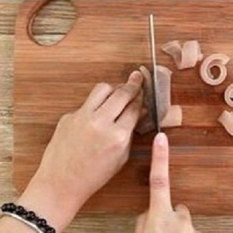 Bước 1 Sơ chế nguyên liệu Gà nấu đông với da heo