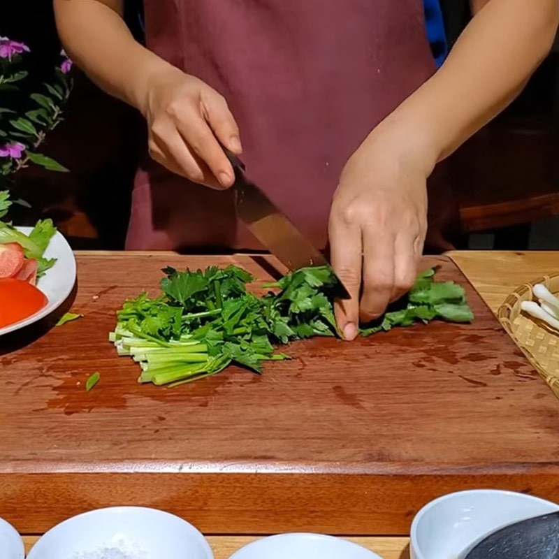 Bước 1 Sơ chế nguyên liệu Cá bạc má nấu ngót