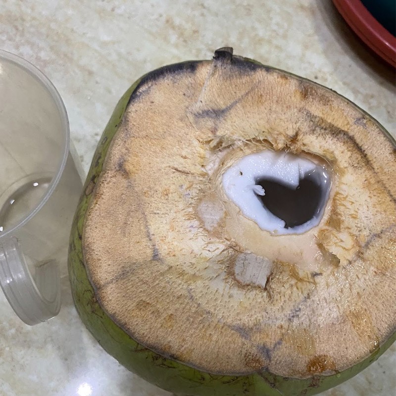Bước 1 Sơ chế nguyên liệu Cá nục kho nước dừa (công thức chia sẻ từ người dùng)