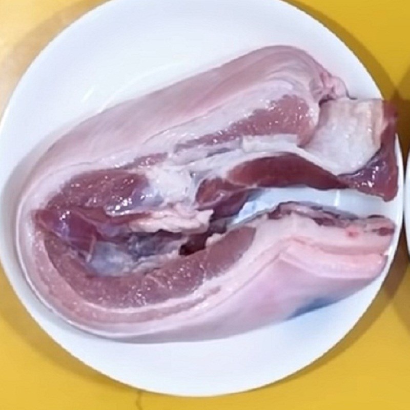 Bước 1 Sơ chế nguyên liệu Thịt heo hấp sả