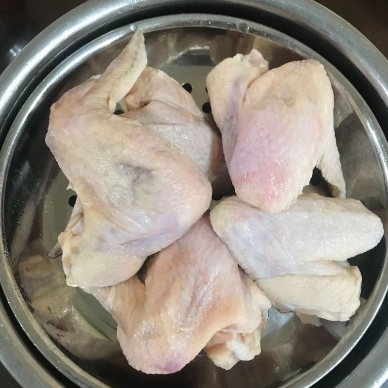 Bước 1 Sơ chế nguyên liệu Cánh gà kho gừng