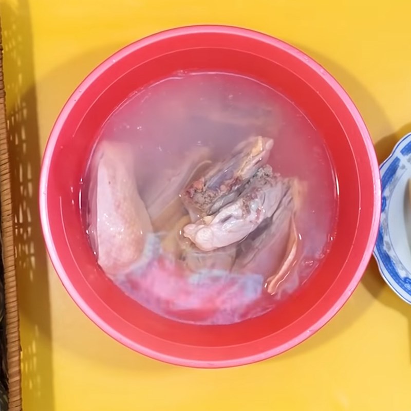 Bước 1 Sơ chế nguyên liệu Gà chiên sả ớt tỏi